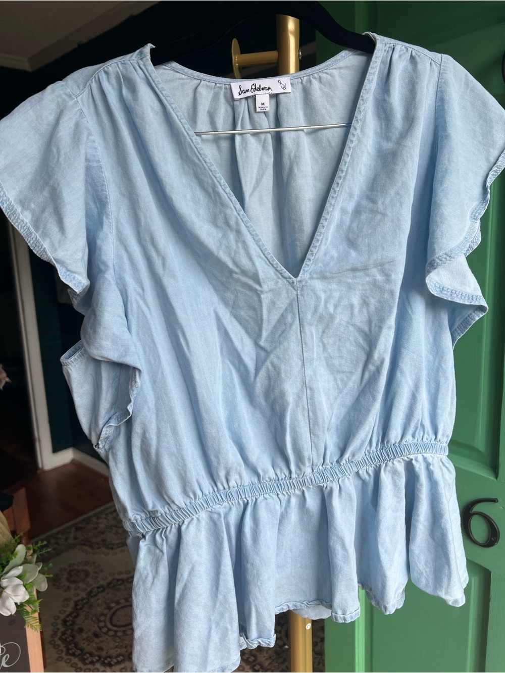 Sam Elderman ruffled sleeve chambray top 🤩 Size Medium